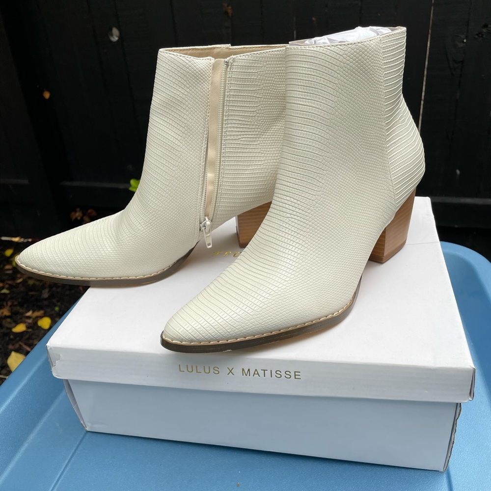 Lulu’s Spirit Ivory Snake Pointed Toe Booties
